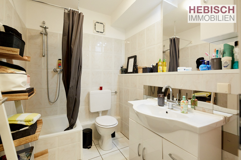 + HÜBSCHES APPARTEMENT MIT BALKON + TG-STELLPLATZ + ST. TÖNIS + + HÜBSCHES APPARTEMENT MIT BALKON + TG-STELLPLATZ + ST. TÖNIS +