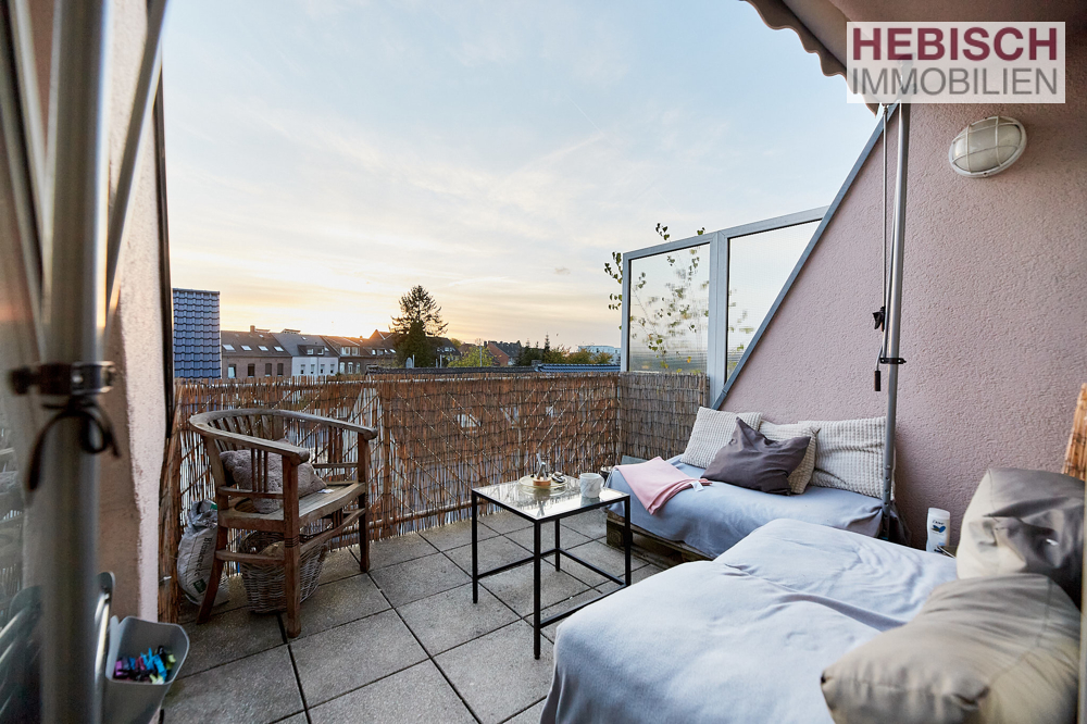 + HÜBSCHES APPARTEMENT MIT BALKON + TG-STELLPLATZ + ST. TÖNIS + + HÜBSCHES APPARTEMENT MIT BALKON + TG-STELLPLATZ + ST. TÖNIS +