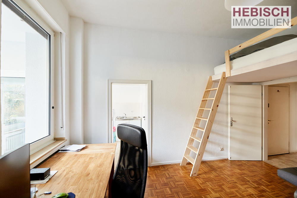+ GEMÜTLICHES ZUHAUSE MIT BALKON + + GEMÜTLICHES ZUHAUSE MIT BALKON +