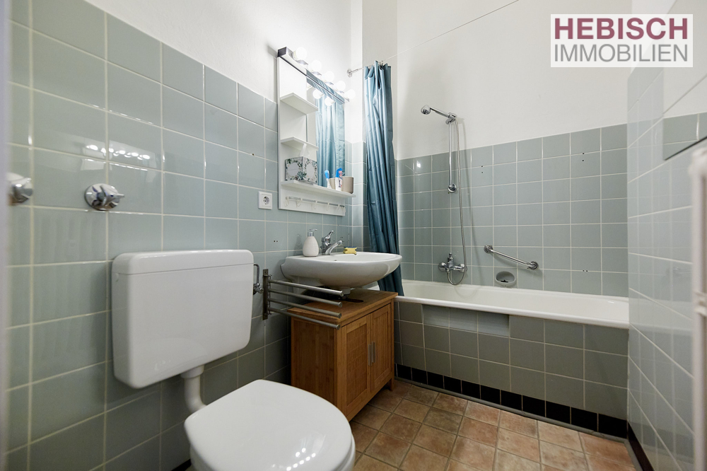 + GEMÜTLICHES ZUHAUSE MIT BALKON + + GEMÜTLICHES ZUHAUSE MIT BALKON +