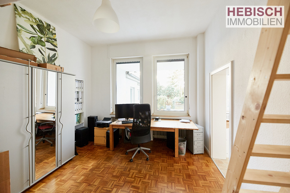 + GEMÜTLICHES ZUHAUSE MIT BALKON + + GEMÜTLICHES ZUHAUSE MIT BALKON +