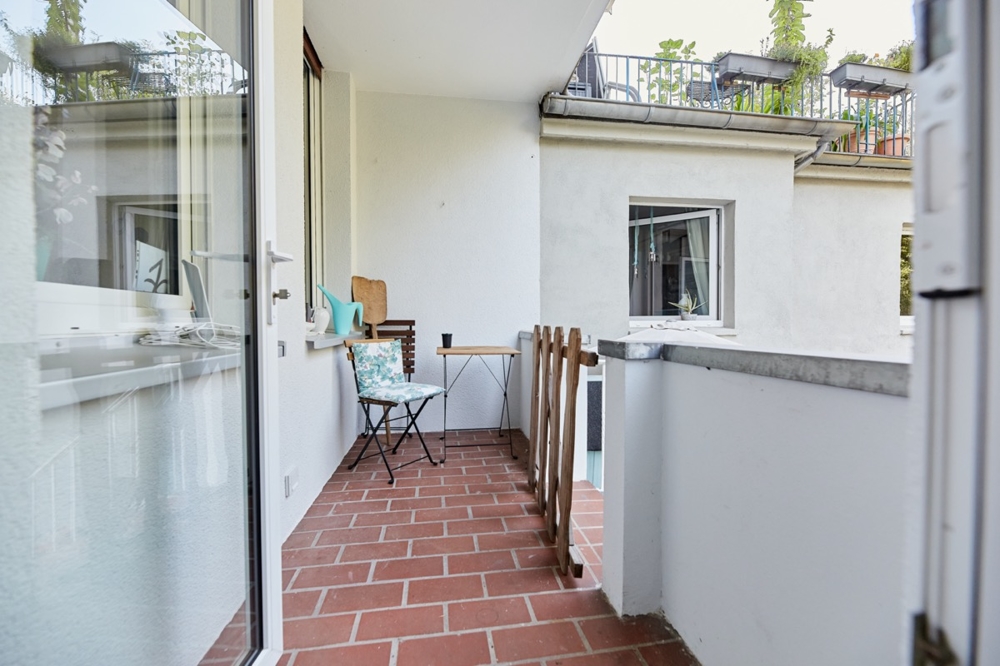 + GEMÜTLICHES ZUHAUSE MIT BALKON + + GEMÜTLICHES ZUHAUSE MIT BALKON +