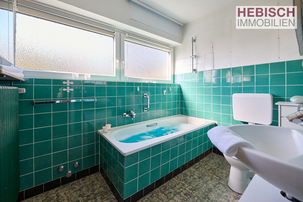 + SCHÖNES REIHENENDHAUS + KREFELD - DYKLAGE + + SCHÖNES REIHENENDHAUS + KREFELD - DYKLAGE +