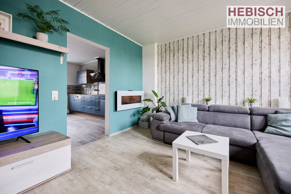 + VERKAUFT + HIER KÖNNEN SIE IHRE WOHNTRÄUME LEBEN + 1-2-FAMILIENHAUS + XL-STELLPLÄTZE +