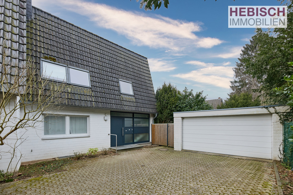 + VERKAUFT + BEZUGSFREIE DHH + NUTZBAR ALS EIN- ODER ZWEIFAMILIENHAUS + GROßE GARAGE +