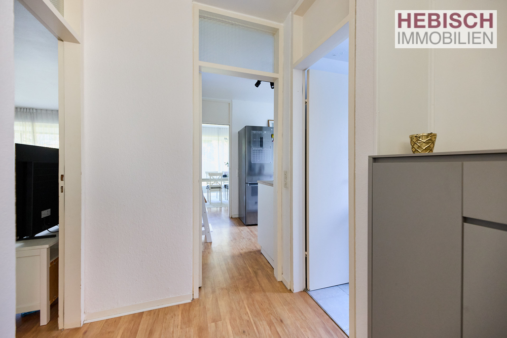 + VERKAUFT + BEZUGSFREIE DHH + NUTZBAR ALS EIN- ODER ZWEIFAMILIENHAUS + GROßE GARAGE +