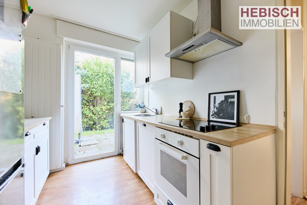 + VERKAUFT + BEZUGSFREIE DHH + NUTZBAR ALS EIN- ODER ZWEIFAMILIENHAUS + GROßE GARAGE +