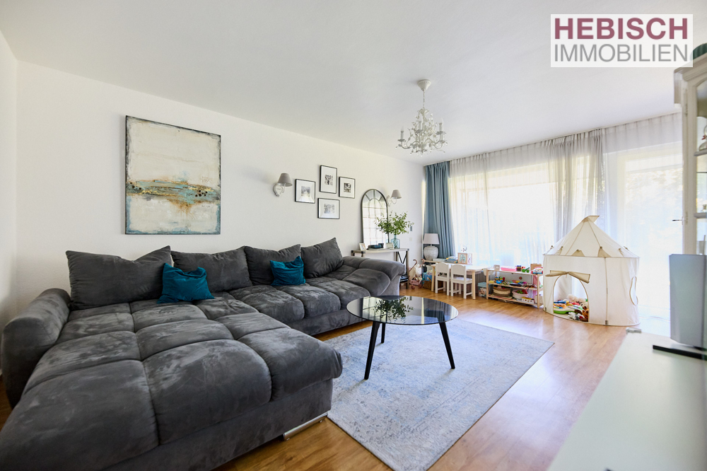 + VERKAUFT + BEZUGSFREIE DHH + NUTZBAR ALS EIN- ODER ZWEIFAMILIENHAUS + GROßE GARAGE +