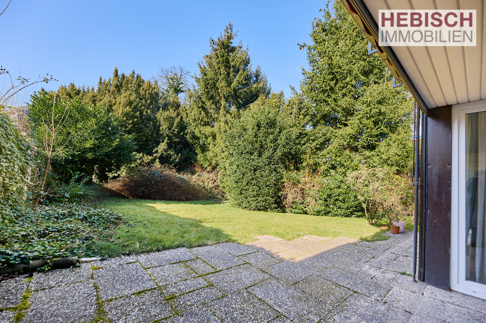 + VERKAUFT + BEZUGSFREIE DHH + NUTZBAR ALS EIN- ODER ZWEIFAMILIENHAUS + GROßE GARAGE +