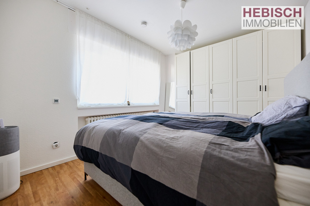 + VERKAUFT + BEZUGSFREIE DHH + NUTZBAR ALS EIN- ODER ZWEIFAMILIENHAUS + GROßE GARAGE +