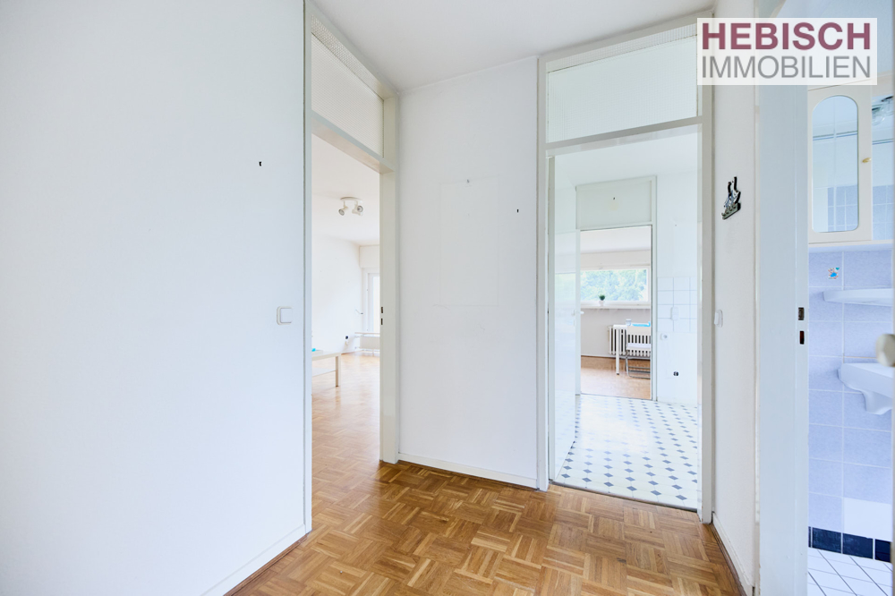 + VERKAUFT + BEZUGSFREIE DHH + NUTZBAR ALS EIN- ODER ZWEIFAMILIENHAUS + GROßE GARAGE +