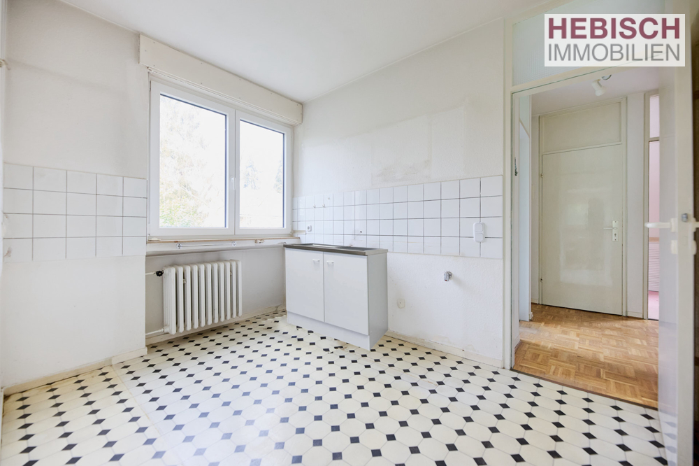 + VERKAUFT + BEZUGSFREIE DHH + NUTZBAR ALS EIN- ODER ZWEIFAMILIENHAUS + GROßE GARAGE +