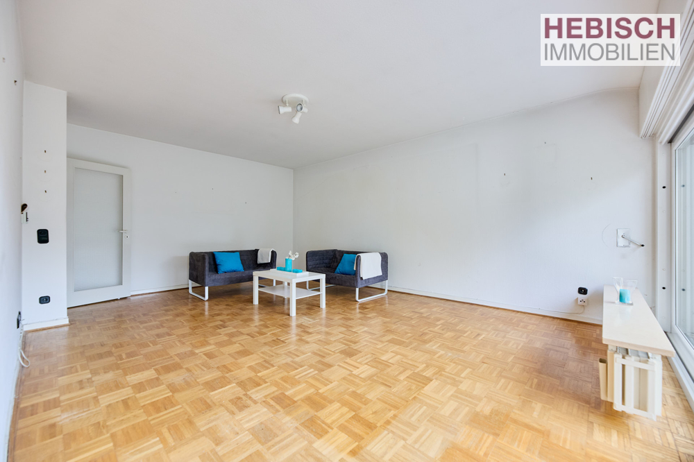 + VERKAUFT + BEZUGSFREIE DHH + NUTZBAR ALS EIN- ODER ZWEIFAMILIENHAUS + GROßE GARAGE +