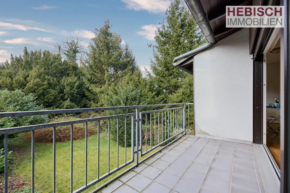 + VERKAUFT + BEZUGSFREIE DHH + NUTZBAR ALS EIN- ODER ZWEIFAMILIENHAUS + GROßE GARAGE +