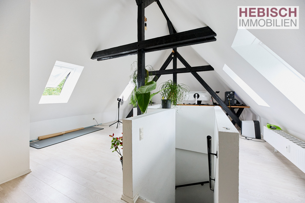 + VERKAUFT + EXKLUSIVE MAISONETTEWOHNUNG + ATTRAKTIV VERMIETET +