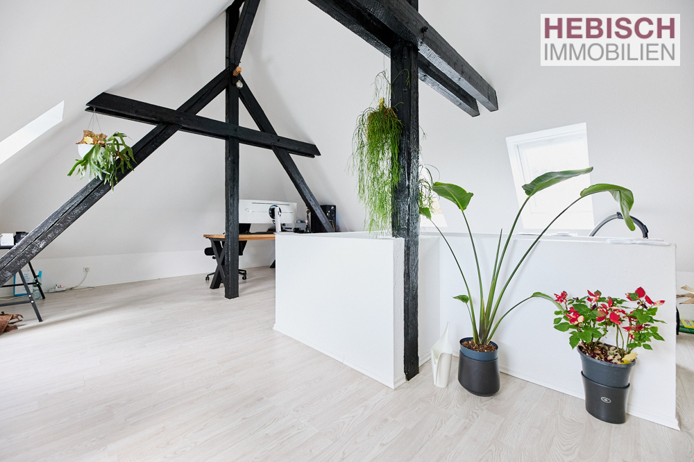 + VERKAUFT + EXKLUSIVE MAISONETTEWOHNUNG + ATTRAKTIV VERMIETET +