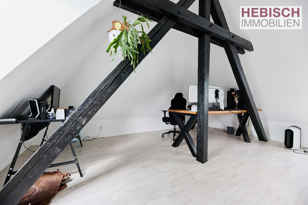 + VERKAUFT + EXKLUSIVE MAISONETTEWOHNUNG + ATTRAKTIV VERMIETET +