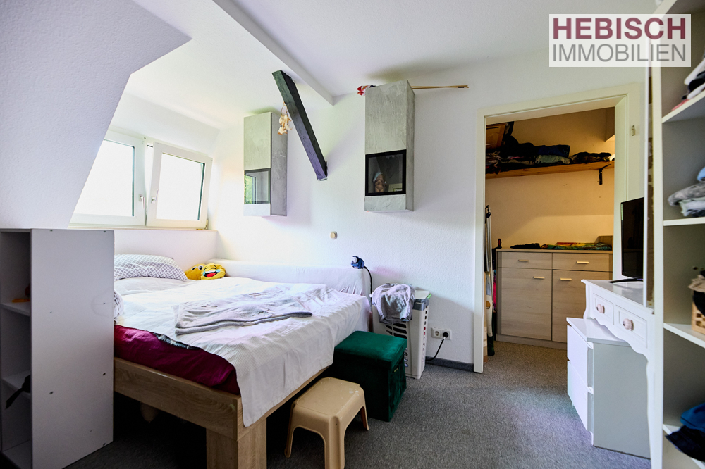 + KOMPAKTE DG-WOHNUNG + VERMIETET + + KOMPAKTE DG-WOHNUNG + VERMIETET +