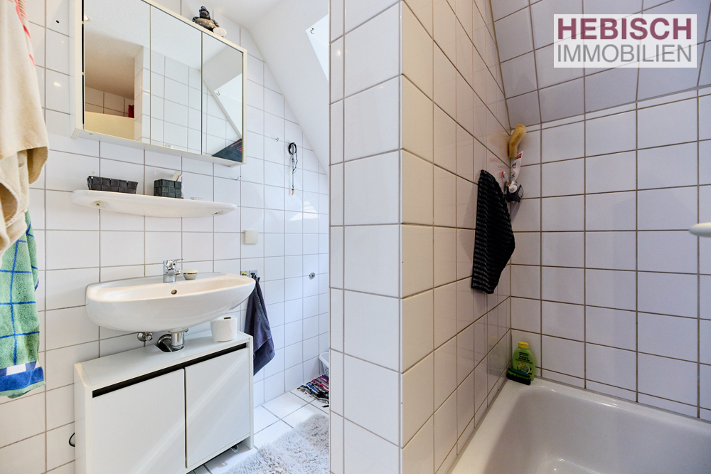 + KOMPAKTE DG-WOHNUNG + VERMIETET + + KOMPAKTE DG-WOHNUNG + VERMIETET +