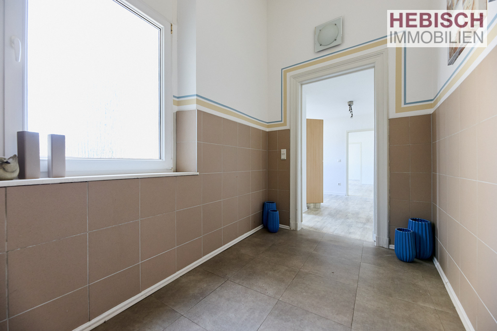 + GEMÜTLICHE, KLEINE WOHNUNG ZUM SOFORTEINZUG +