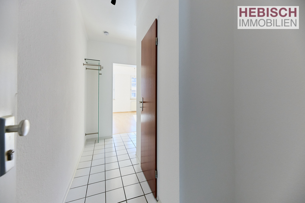 + VERMIETET + LICHTDURCHFLUTETES ZUHAUSE + GROßE LOGGIA + NÄHE WESTWALL +