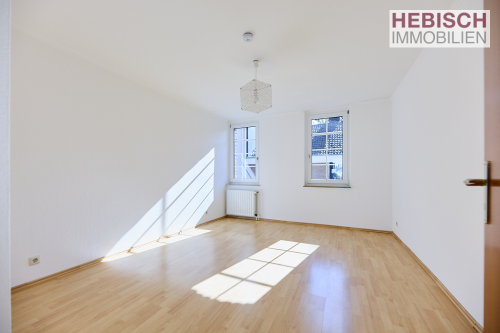 + VERMIETET + LICHTDURCHFLUTETES ZUHAUSE + GROßE LOGGIA + NÄHE WESTWALL +