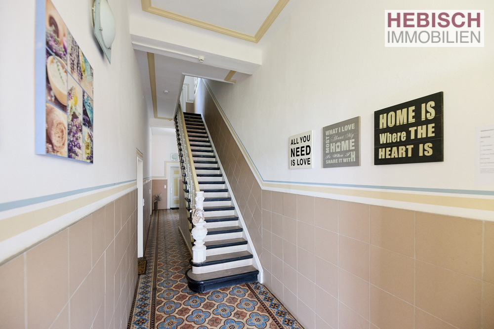 + KLEINE, GEMÜTLICHE WOHNUNG IN GEPFLEGTEM HAUS +