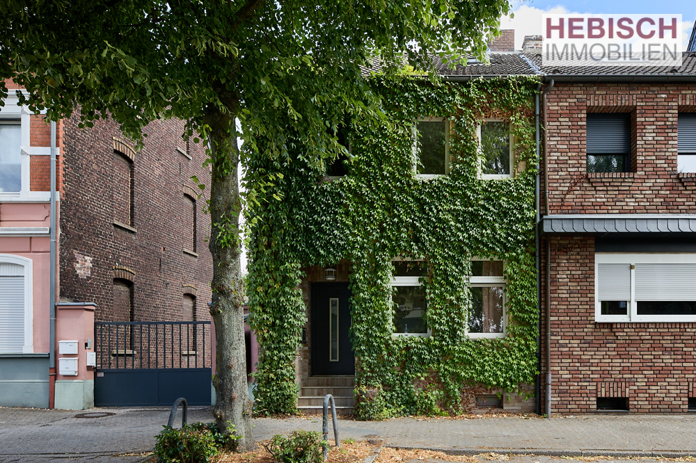 + VERKAUFT + PACKEN SIE'S AN: IHR SANIERUNGSPROJEKT MIT ZUKUNFT IN KREFELD-OPPUM +