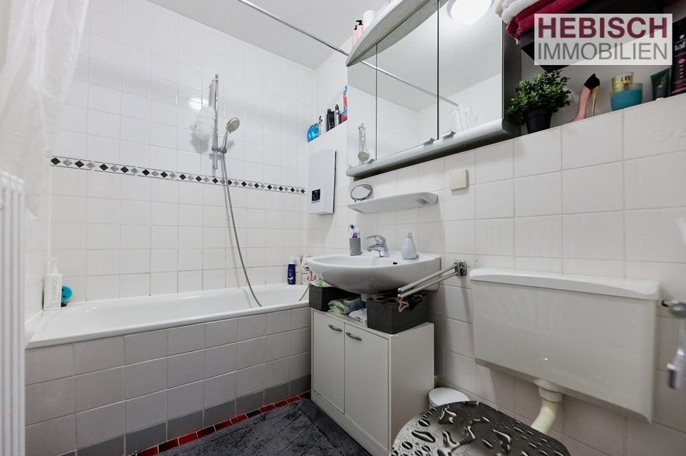 + VERKAUFT +GUT GESCHNITTENE 2-ZIMMER KDB MIT LOGGIA+TG-STELLPLATZ OPTIONAL ZUM KAUF NORDBEZIRK +
