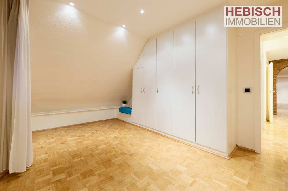 + VERKAUFT + SPANNENDES PENTHOUSE + TERRASSE/BALKON + KÄUFERPROVISIONSFREI +