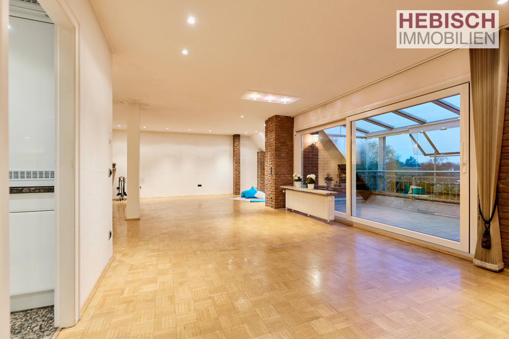 + VERKAUFT + SPANNENDES PENTHOUSE + TERRASSE/BALKON + KÄUFERPROVISIONSFREI +