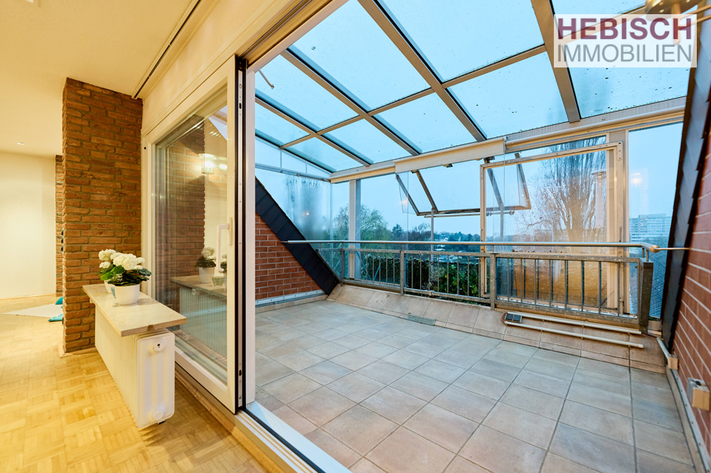 + VERKAUFT + SPANNENDES PENTHOUSE + TERRASSE/BALKON + KÄUFERPROVISIONSFREI +