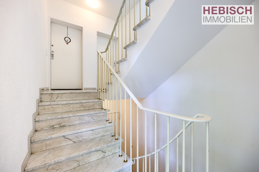 + VERKAUFT + GESTALTEN SIE IHR NEUES ZUHAUSE + 3 ZIMMER + HOCHPARTERRE/LOGGIA +