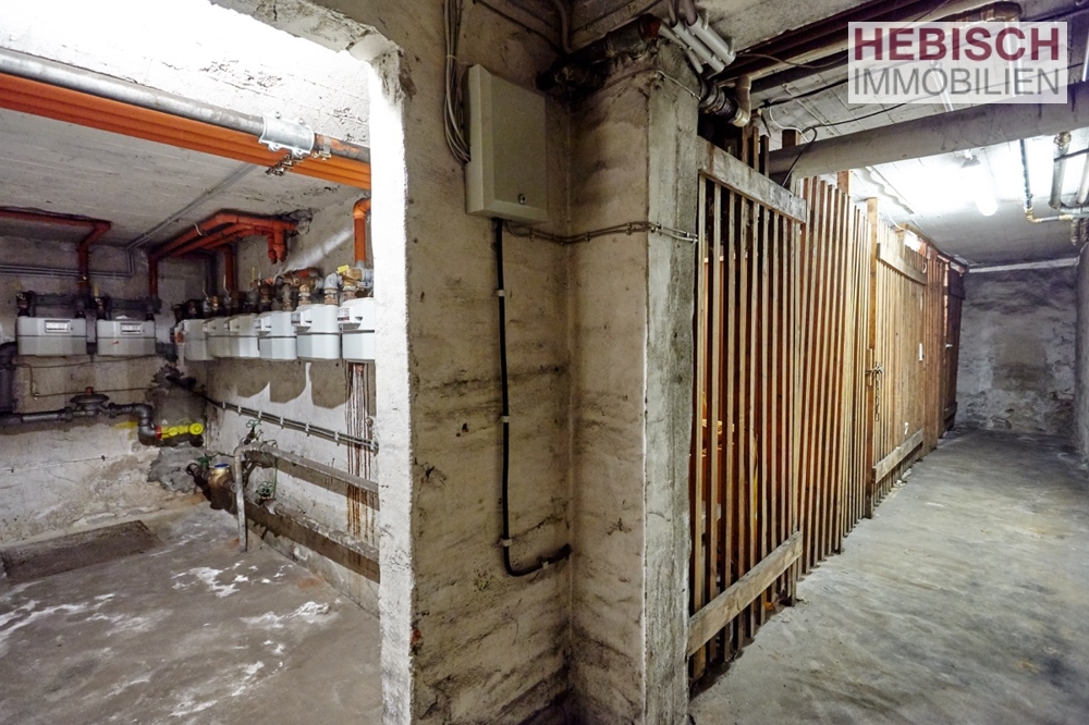 + GEMÜTLICHE DG-WOHNUNG + 2,5-ZIMMER + EINBAUKÜCHE + NORDBEZIRK +