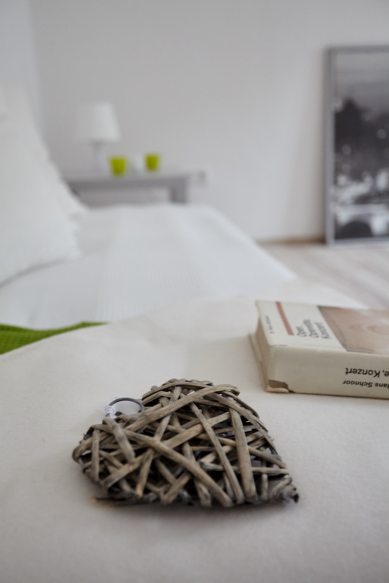 + KLEINES, PRAKTISCH GESCHNITTENES DOMIZIL +