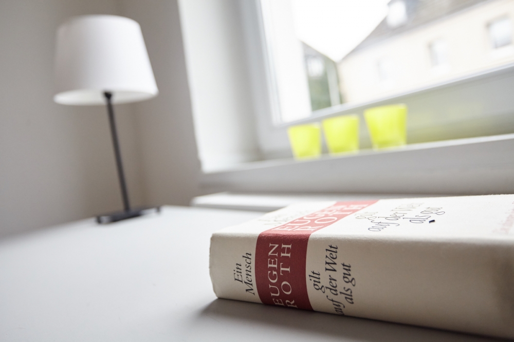 + KLEINES, PRAKTISCH GESCHNITTENES DOMIZIL +