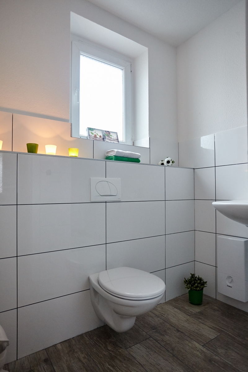 + KLEINES, PRAKTISCH GESCHNITTENES DOMIZIL +