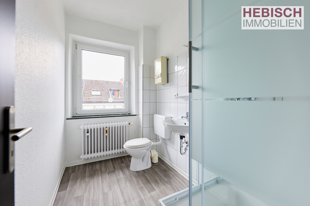 + FRISCH RENOVIERTES DOMIZIL + KREFELD-CITY +