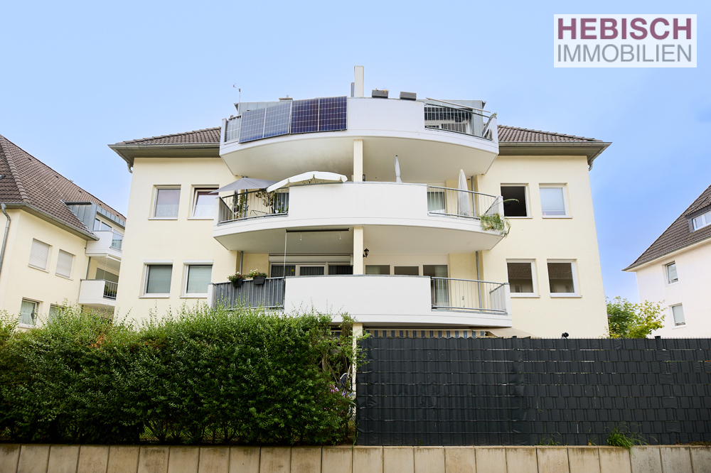 + WOHLFÜHLEN IN KREFELD-OPPUM + HELLE 3-ZIMMER-WOHNUNG MIT XL-BALKON UND TIEFGARAGEN-STELLPLATZ +