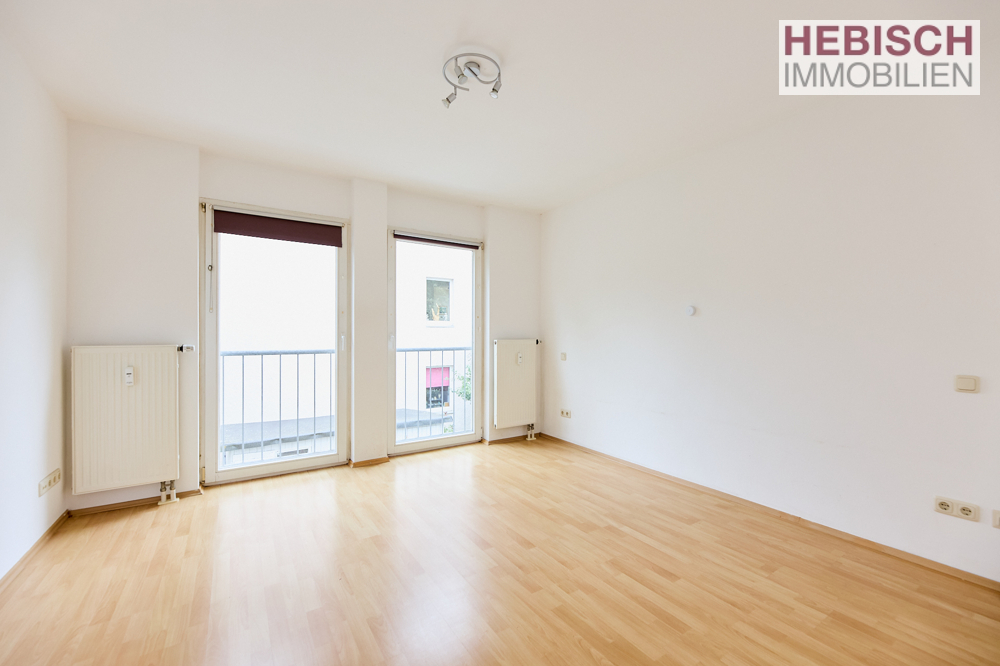 + WOHLFÜHLEN IN KREFELD-OPPUM + HELLE 3-ZIMMER-WOHNUNG MIT XL-BALKON UND TIEFGARAGEN-STELLPLATZ +