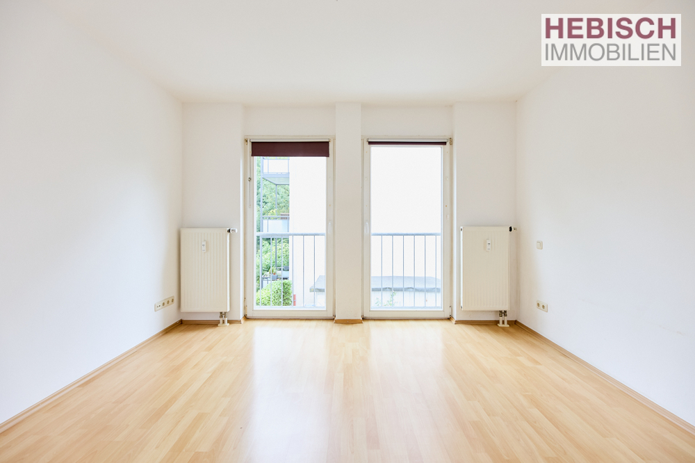 + SOLIDE KAPITALANLAGE I+ LICHTDURCHFLUTETE 3-ZIMMER-WOHNUNG + BALKON + TG-STELLPLATZ + KR-OPPUM +