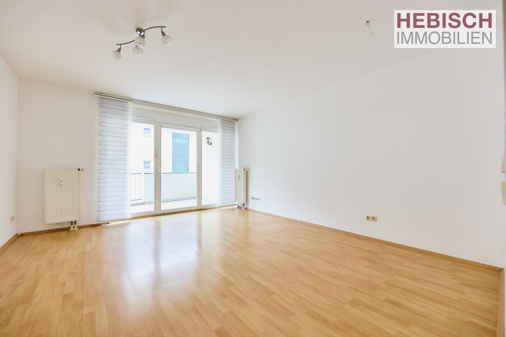 + SOLIDE KAPITALANLAGE I+ LICHTDURCHFLUTETE 3-ZIMMER-WOHNUNG + BALKON + TG-STELLPLATZ + KR-OPPUM +