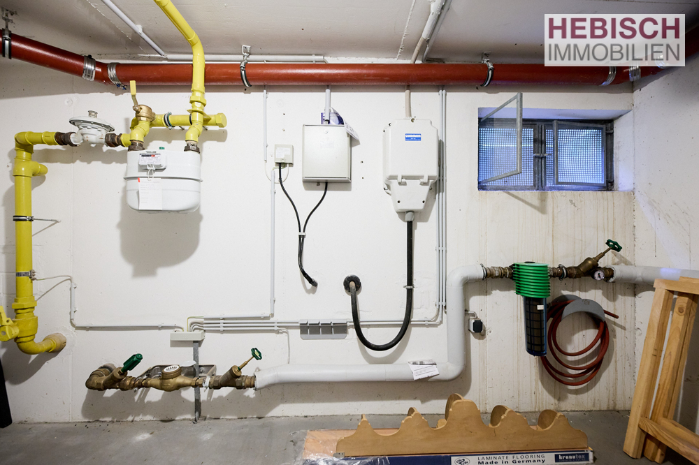 + SOLIDE KAPITALANLAGE I+ LICHTDURCHFLUTETE 3-ZIMMER-WOHNUNG + BALKON + TG-STELLPLATZ + KR-OPPUM +