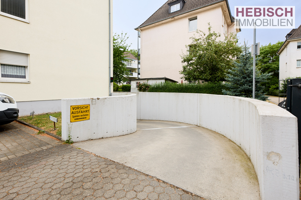 + SOLIDE KAPITALANLAGE I+ LICHTDURCHFLUTETE 3-ZIMMER-WOHNUNG + BALKON + TG-STELLPLATZ + KR-OPPUM +