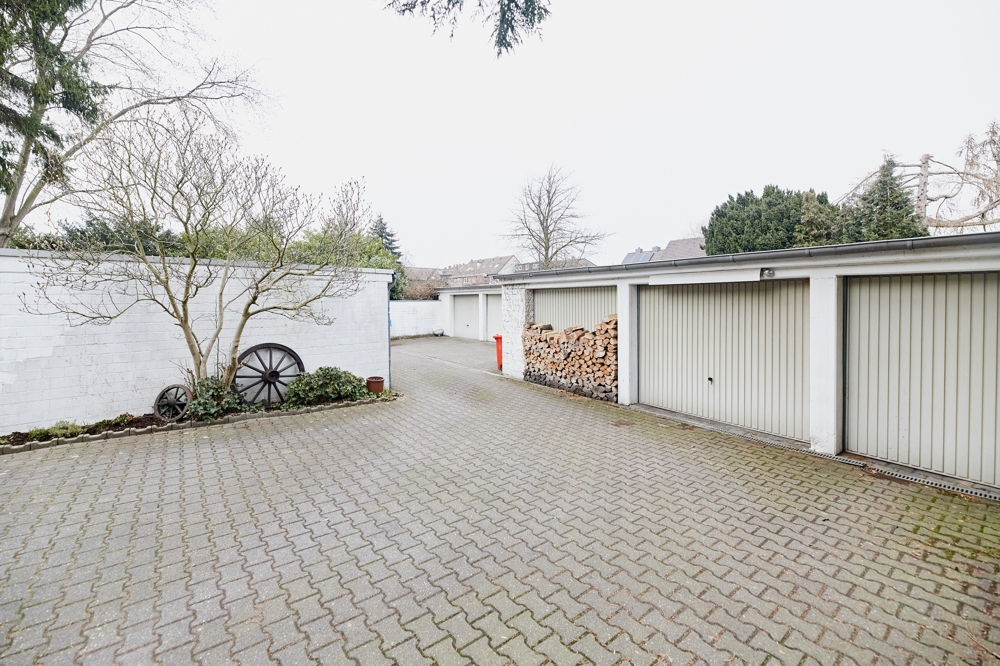 + XXL-TERRASSE + XXL -WOHN-ESSZIMMER +
 1 GARAGE  INKL. +  2.GARAGE OPTIONAL +