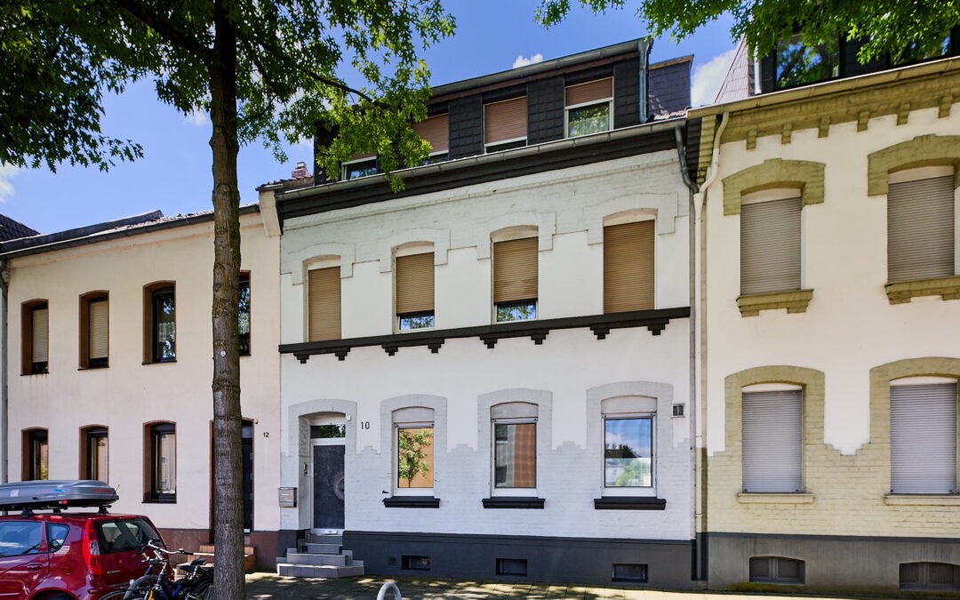 + Verkauft: Kleine EG-Wohnung frei + 2 Wohnungen vermietet + Terrasse + Garten + Uerdingen +