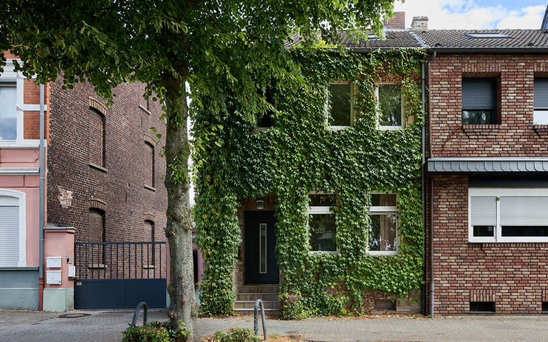 + Neu zum Verkauf: Projekt für Macher + Sanierungsbedürftiges Haus mit Zukunft +