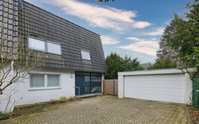 + Verkauft: Bezugsfreie DHH + nutzbar als Ein- oder Zweifamilienhaus + große Garage +