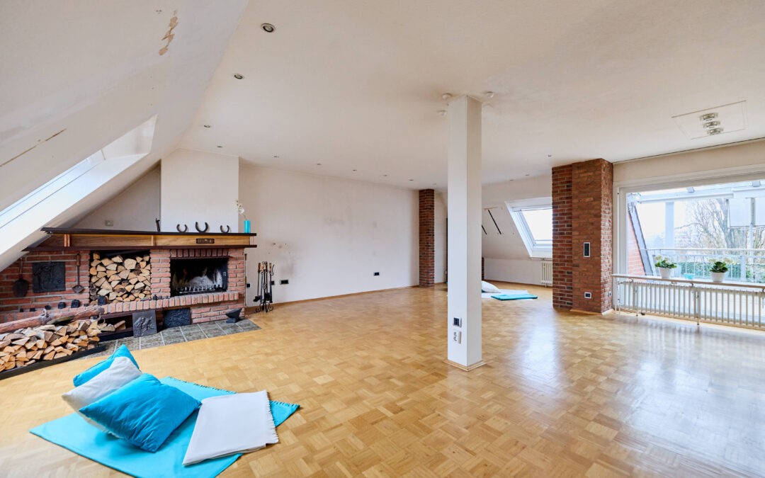 + Neu zum Verkauf: Spannendes Penthouse + Terrasse/Balkon +