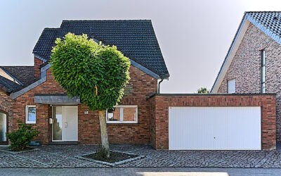 + Neu zum Verkauf: Lichtdurchflutete Doppelhaushälfte mit viel Platz und traumhaftem Garten +